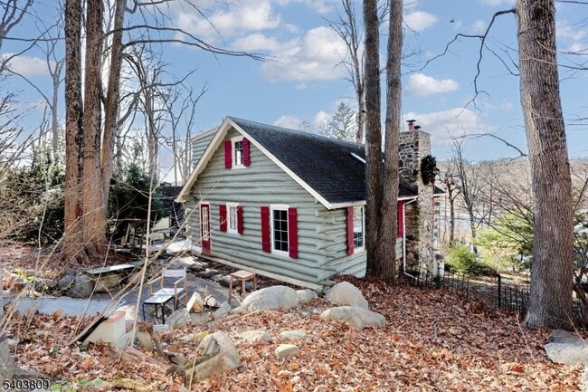 Building Photo - 140 Cupsaw Dr