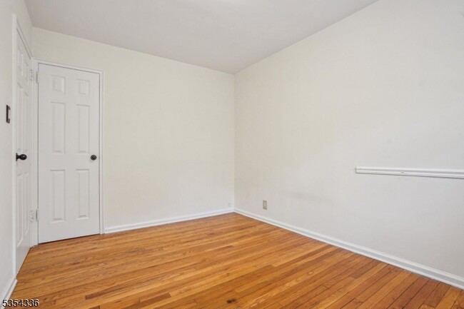 Building Photo - 349 Bloomfield Ave