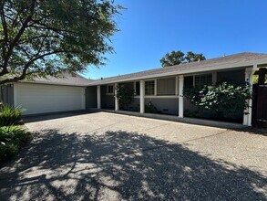Building Photo - Recently Remodeled Single-Story 3/2 Gem in...