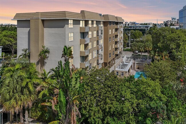 Building Photo - 1050 SE 15th St