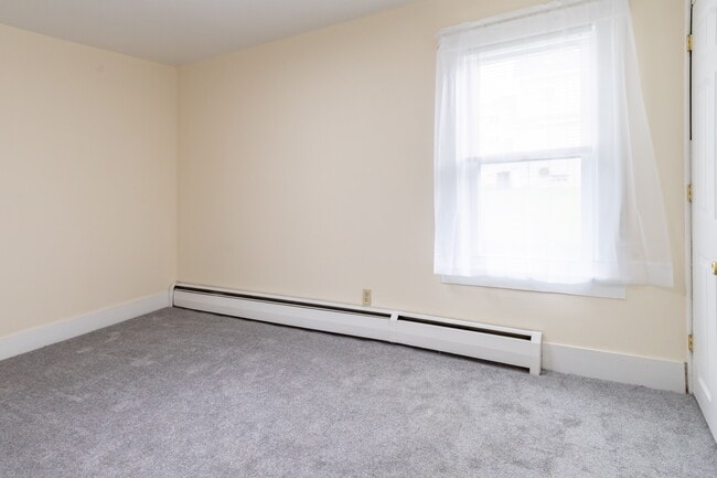 Building Photo - 179 Chestnut St