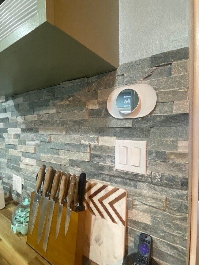 Building Photo - 16 Mariner Village Dr