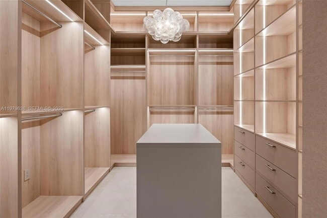 Building Photo - 723 NE 77th St