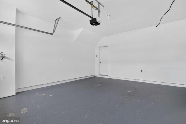 Building Photo - 7906 Marietta Dr