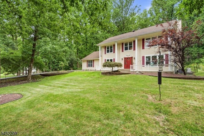Building Photo - 9 Stirrup Way