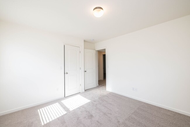 Building Photo - 724 Scotch Meadows Loop