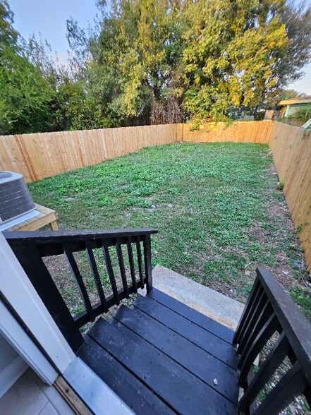 Building Photo - 8311 Oleander St