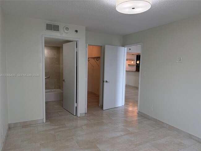 Building Photo - 770 Claughton Island Dr