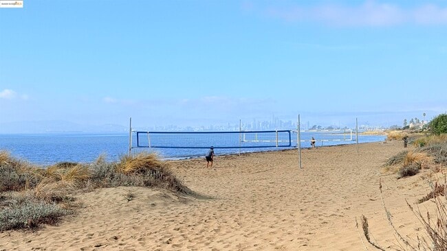 Building Photo - 2101 Shore Line Dr