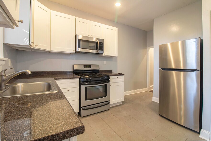 Building Photo - 6008 Jefferson St