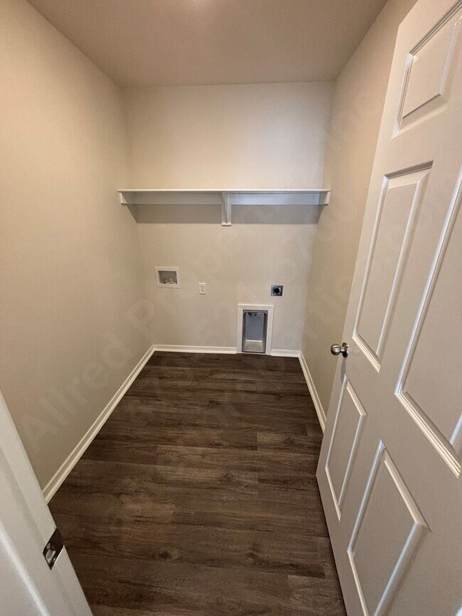 Building Photo - Coming September! Newer Construction 3-Bed...