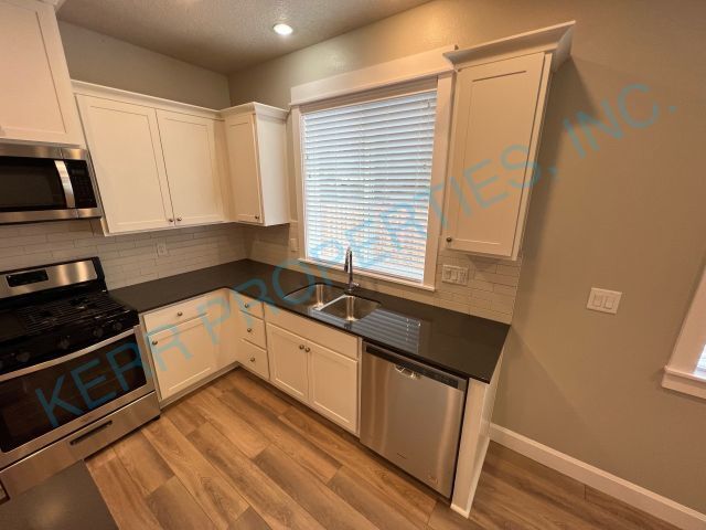 Building Photo - Charming 4-Bedroom Home with 2 Full Baths in the Heart of Oak Grove – 1709 Sq Ft of Comfort!