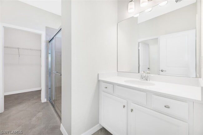 Building Photo - 2672 Vine Ave