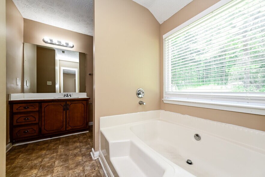 Building Photo - 160 Willow Shoals Dr