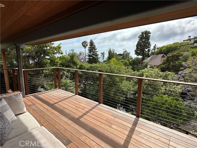 Building Photo - 843 La Vista Dr