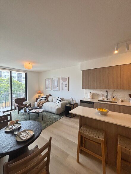 Building Photo - 2578 NE 182nd Ter