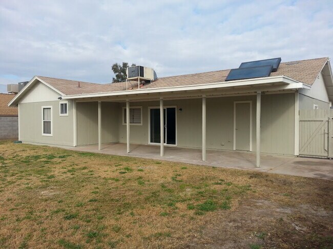 Building Photo - "Charming 4-Bed Oasis in Chandler with 2 Full Baths and Spacious 1,384 Sq Ft Layout!"