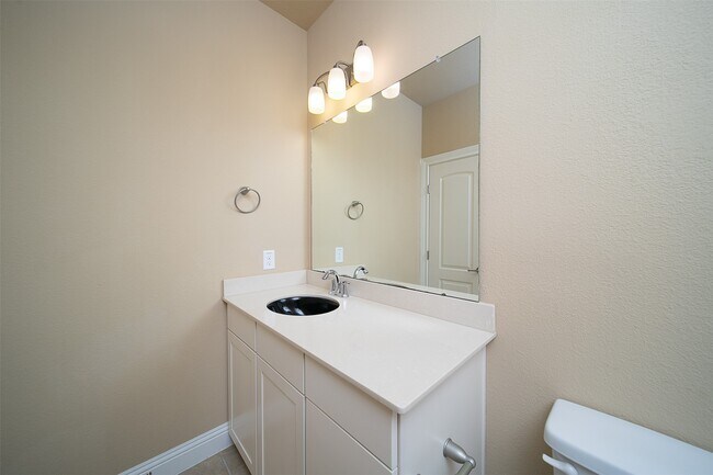 Building Photo - 1231 Creekside Acres Ct