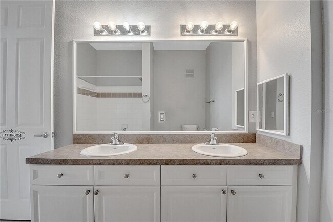 Building Photo - 617 Terrace Ridge Cir