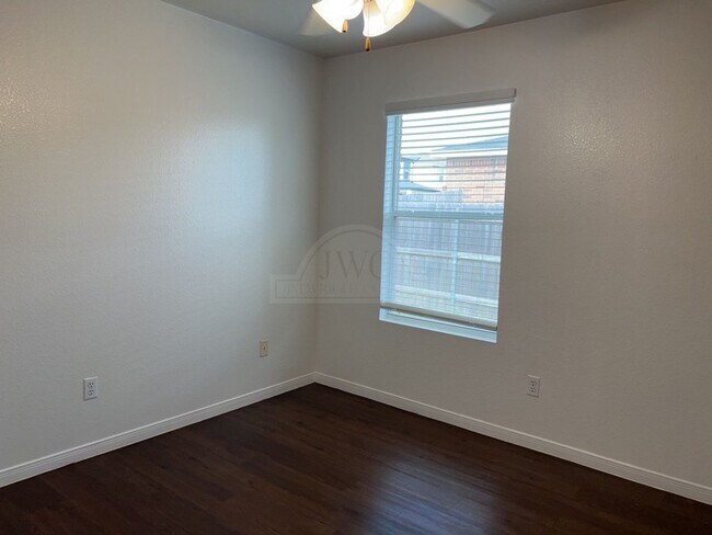 Building Photo - 3304 Catalina Dr