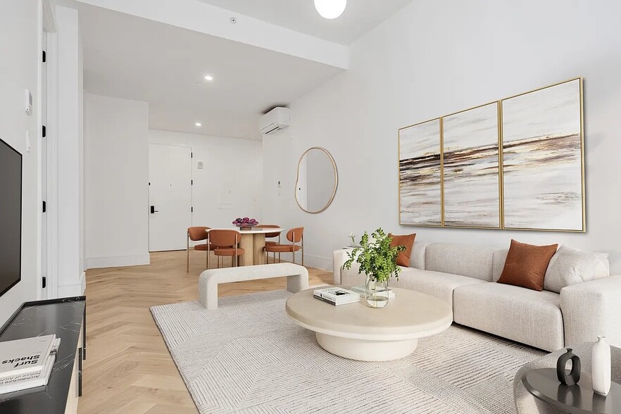 Building Photo - 313 E 17th St