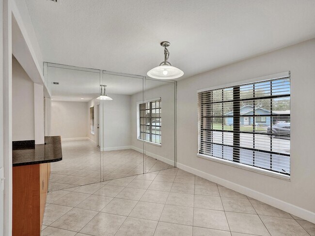 Building Photo - 3747 E Valley Green Dr