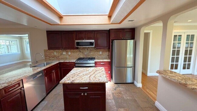 Building Photo - Beautiful Updated 4-Bedroom Martinez Home with Hardwood Floors,  Backyard & Gardener Included