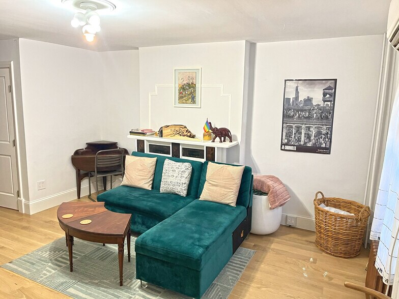 Building Photo - 518A Halsey St