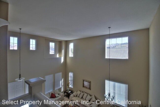 Building Photo - 4 br, 2.5 bath House - 20859 Black Oak Dr