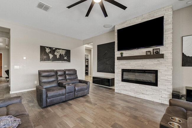 Building Photo - 19411 E Timberline Rd