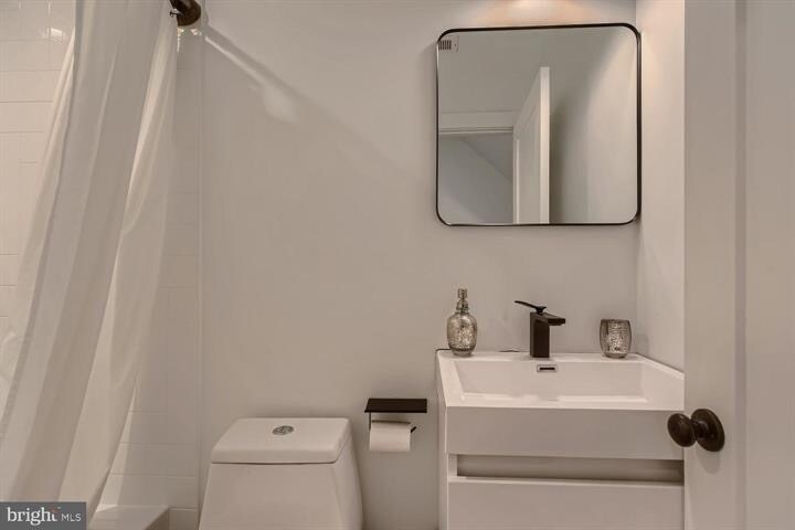 Building Photo - 524 E Fort Ave