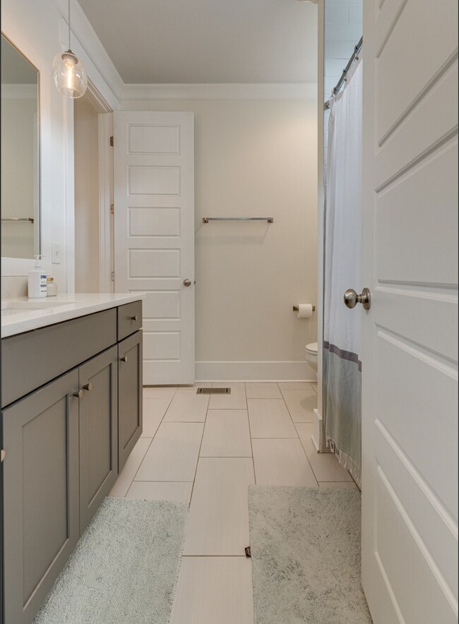 Building Photo - 2405 Chapel Ave