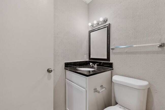 Building Photo - Cozy Living Near Rockwall Lake