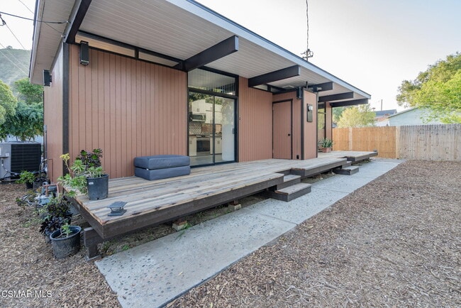 Building Photo - 1411 Ojai Rd