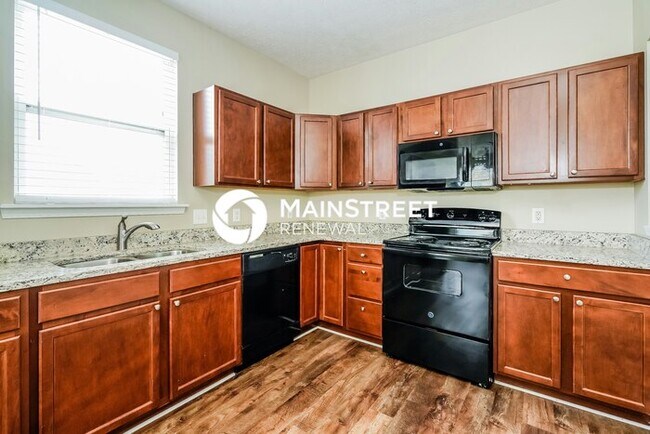 Building Photo - 3 Bedroom Pet-Friendly Home in Indianapoli...