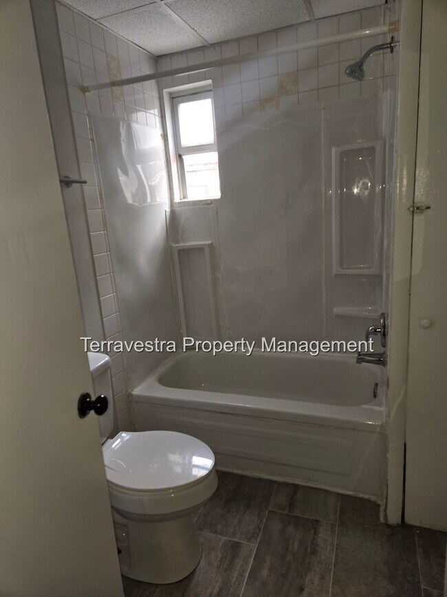 Building Photo - 131 N High St