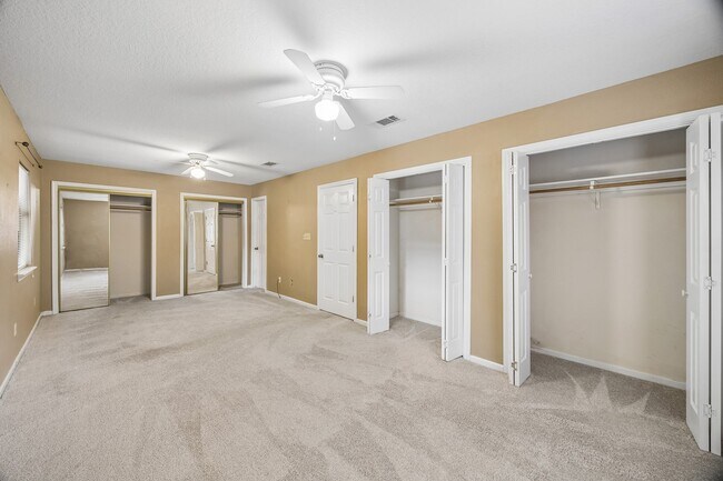 Building Photo - 422 Nursery Rd
