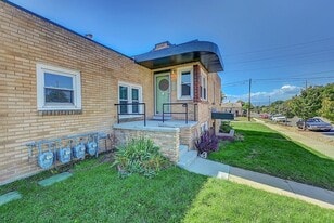 Building Photo - 3046 Bruce Randolph Ave