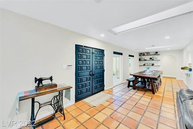 Building Photo - COMING SOON: Single Story 5 Bd, 4 Bth, Inc...
