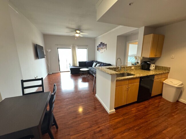 Building Photo - One Bedroom Furnished/Unfurnished Condo in Uptown Charlotte