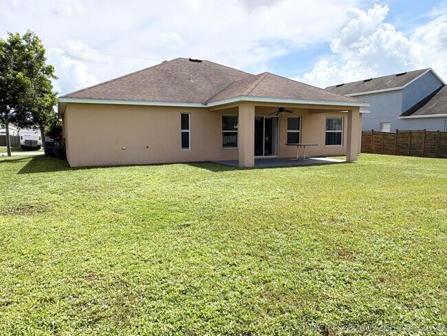 Building Photo - 2182 SW Idaho Ln