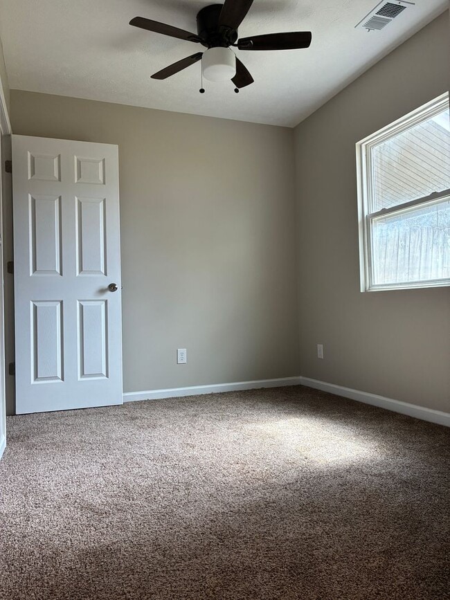 Building Photo - Two Bed and Two Bath House ready for Rent