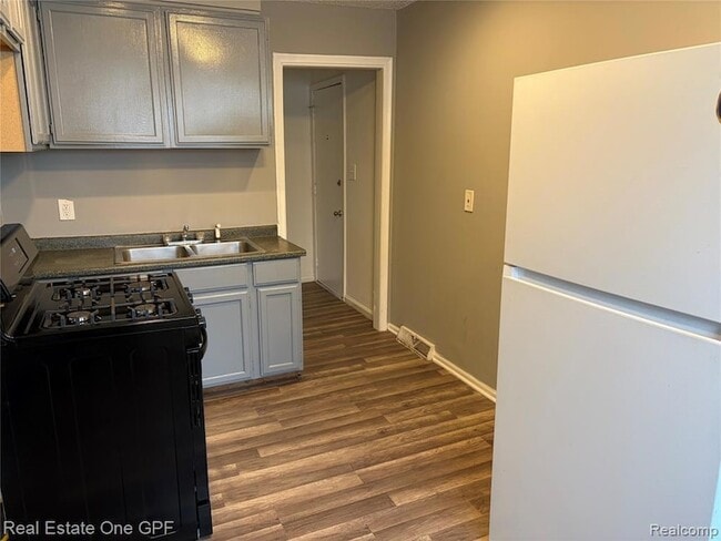 Building Photo - 11304 Jackson Ave