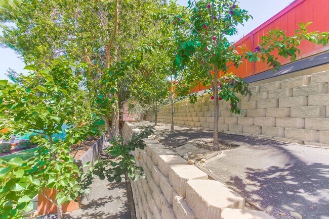 Building Photo - Stunning 4 Bed, 3 Bath Home on Cul-de-Sac in Scripps Ranch - No Pet Allowed