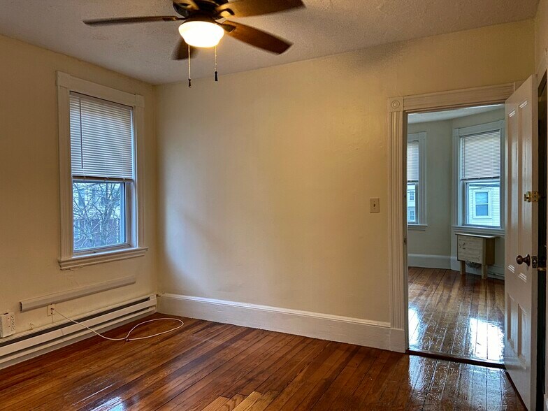 Building Photo - 257 Beacon St