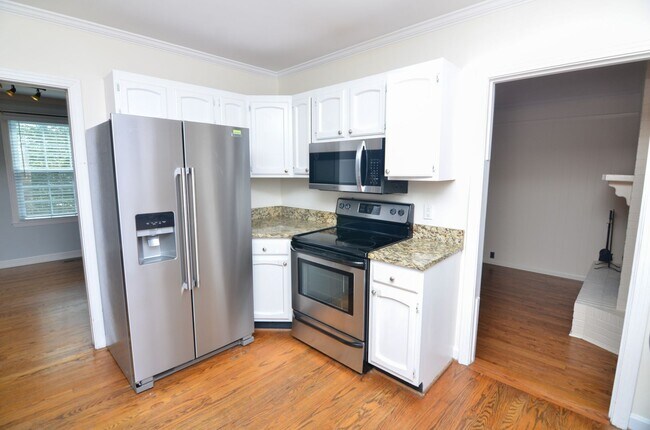 Building Photo - 815 Neartop Dr