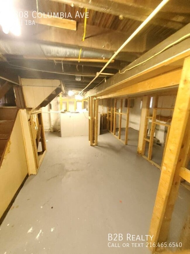 Building Photo - 9808 Columbia Ave