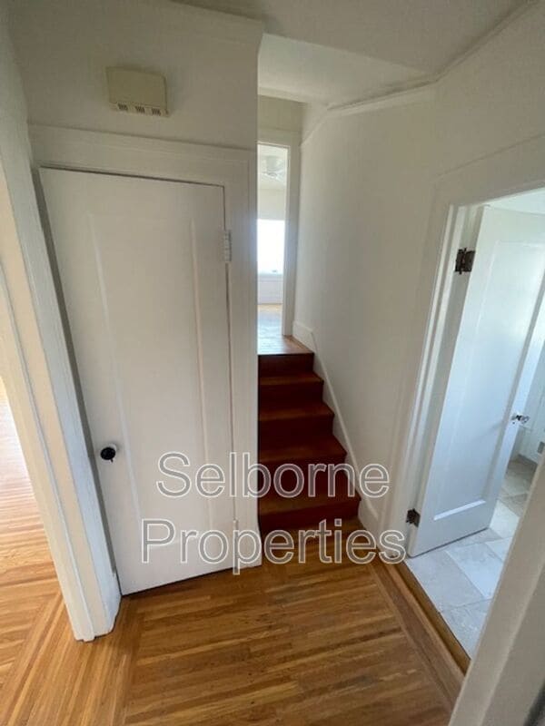 Building Photo - 1424 E 20th St