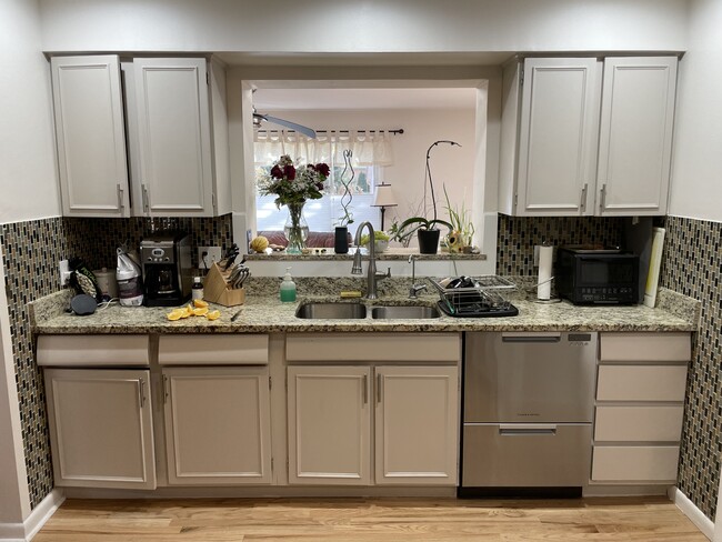 Remodelled kitchen - 1726 Corey St