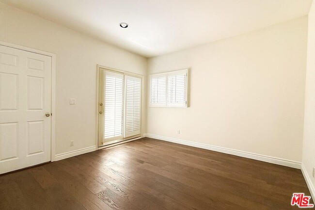 Building Photo - 15020 Encanto Dr